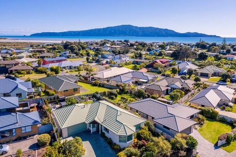 Photo of property in 16 Barrett Drive, Waikanae Beach, Waikanae, 5036