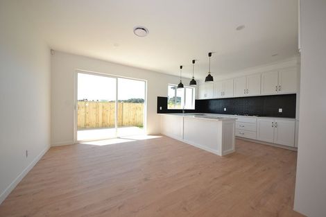 Photo of property in 32 Johns Creek Crescent, Silverdale, 0932