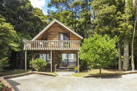 Photo of property in 105 Wirihana Road, Titirangi, Auckland, 0604