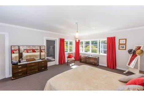 Photo of property in 1 Davison Road, Rotherham, 7379