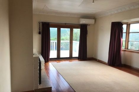 Photo of property in 160 The Ridgeway, Mornington, Wellington, 6021