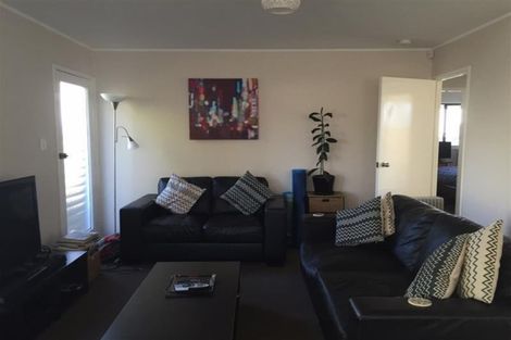 Photo of property in 2/25 Melleray Place, Randwick Park, Auckland, 2105