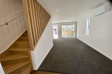 Photo of property in 2/30 Pirie Street, Mount Victoria, Wellington, 6011