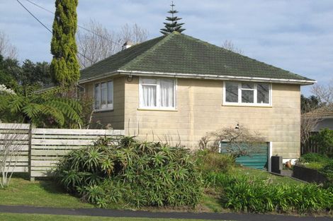 Photo of property in 23 Endeavour Street, Marfell, New Plymouth, 4310