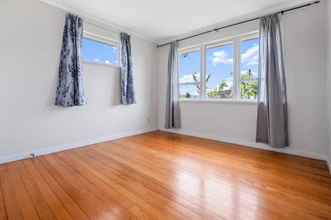 Photo of property in 71 Sylvan Crescent, Te Atatu South, Auckland, 0610