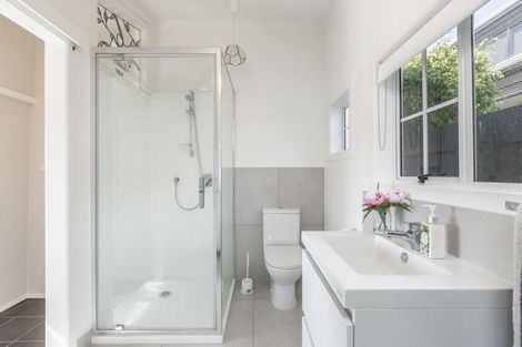 Photo of property in 1/10 Hart Road, Hauraki, Auckland, 0622