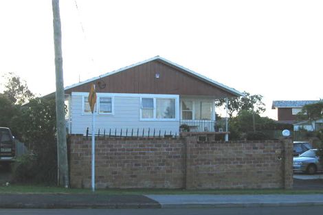 Photo of property in 24 Hepburn Road, Glendene, Auckland, 0602