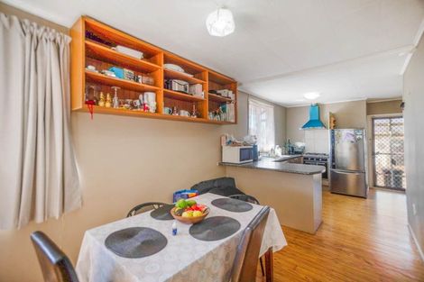 Photo of property in 12 Ussher Place, Pakuranga Heights, Auckland, 2010