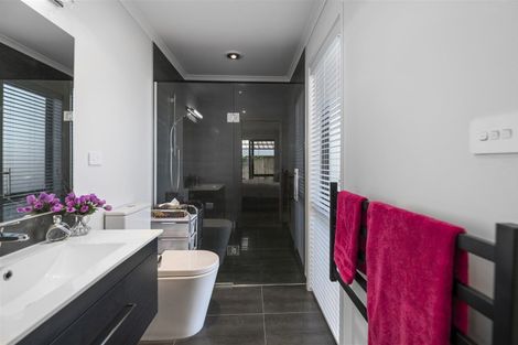 Photo of property in 71 Te Wharo Drive, Papamoa, 3118