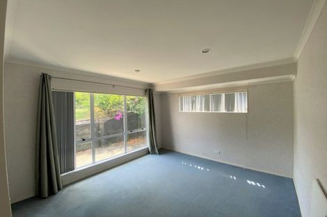 Photo of property in 8 Van Dyke Place, West Harbour, Auckland, 0618