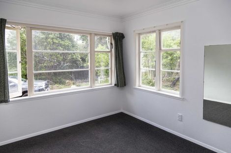 Photo of property in 4 Victory Crescent, Tawa, Wellington, 5028