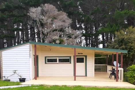 Photo of property in 51 Sterling Road, Paparoa, 0571