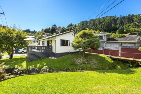 Photo of property in 17 Forest Road, Pinehaven, Upper Hutt, 5019