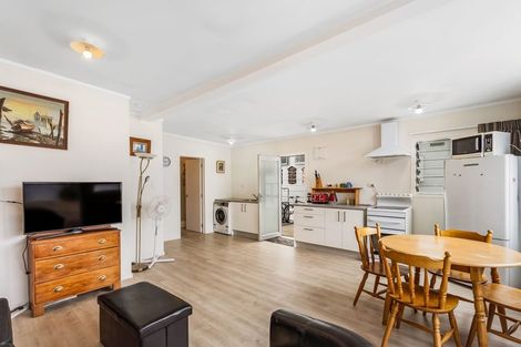 Photo of property in 118 Aberdeen Place, Whangamata, 3620