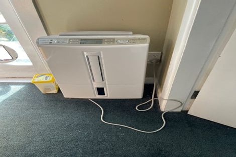 Photo of property in 135 Kelburn Parade, Kelburn, Wellington, 6012