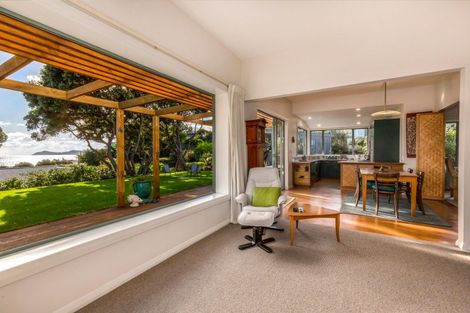 Photo of property in 137 Wellington Road, Paekakariki, 5034