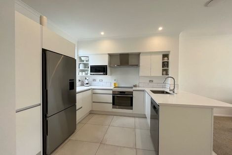 Photo of property in 18 Hobsonville Point Road, Hobsonville, Auckland, 0616