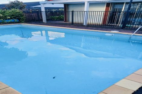 Photo of property in 22 Hedge Row, Sunnyhills, Auckland, 2010