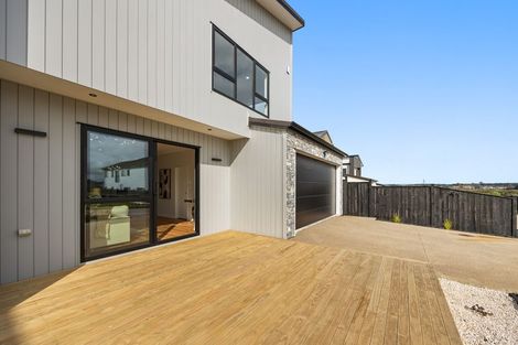 Photo of property in 35 Park Green Avenue, Rosehill, Papakura, 2113