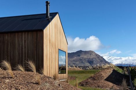 Photo of property in 12 Avalanche Place, Wanaka, 9305