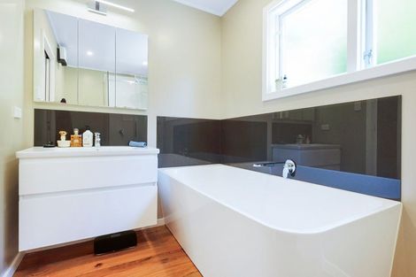 Photo of property in 47 Rona Street, Eastbourne, Lower Hutt, 5013