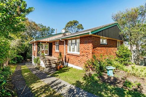 Photo of property in 16 William Bond Street, Stanley Point, Auckland, 0624