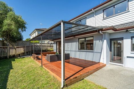 Photo of property in 17 Oak Bark Drive, Schnapper Rock, Auckland, 0632