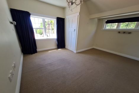 Photo of property in 17 Saint Michaels Crescent, Kelburn, Wellington, 6012