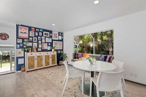 Photo of property in 1 Dorothy Road, Laingholm, Auckland, 0604