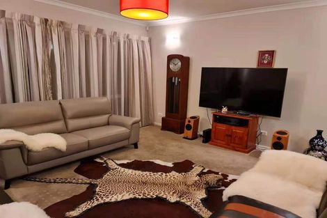 Photo of property in 2c Mckeefry Grove, Tawa, Wellington, 5028