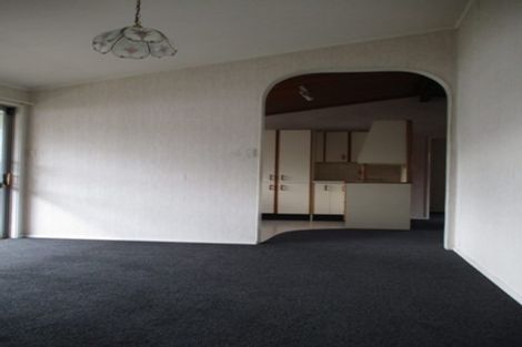 Photo of property in 98 Gossamer Drive, Pakuranga Heights, Auckland, 2010