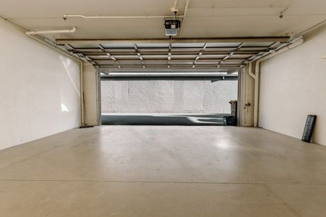 Photo of property in 2/35 Victoria Road, Mount Maunganui, 3116