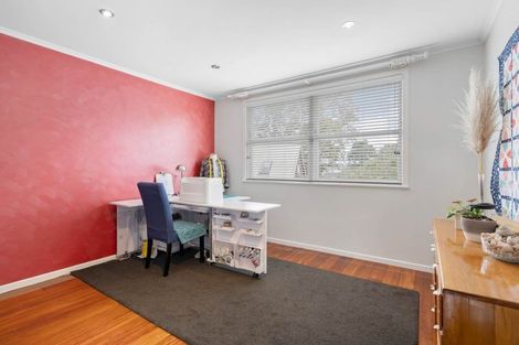 Photo of property in 19 Awaroa Road, Sunnyvale, Auckland, 0612