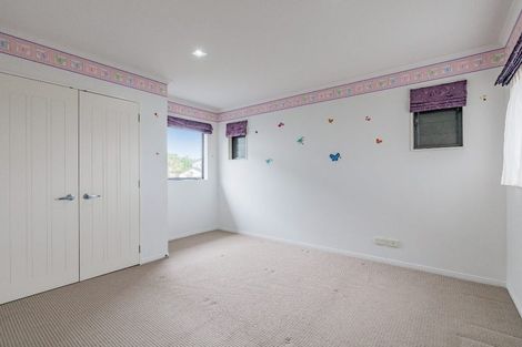 Photo of property in 42 Oakway Drive, Schnapper Rock, Auckland, 0632