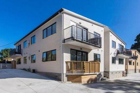 Photo of property in 1/14a Kaponga Crescent, New Lynn, Auckland, 0600