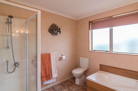 Photo of property in 15 Millennium Hill, Paraparaumu, 5032