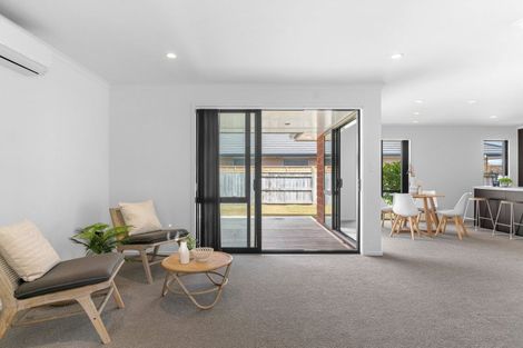 Photo of property in 20 Kowi Lakes Drive, One Tree Point, 0118