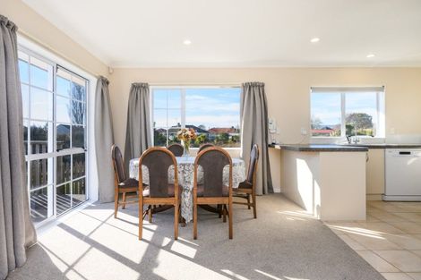 Photo of property in 1a Kings Court, Roslyn, Palmerston North, 4414