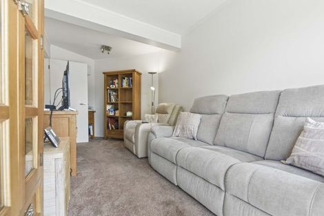 Photo of property in 1/170 Stapleford Crescent, Browns Bay, Auckland, 0630