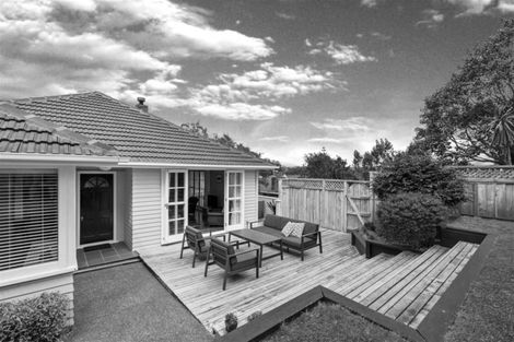 Photo of property in 2/24 Selwyn Crescent, Forrest Hill, Auckland, 0620
