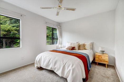 Photo of property in 8 Stitchbird Close, Murrays Bay, Auckland, 0630