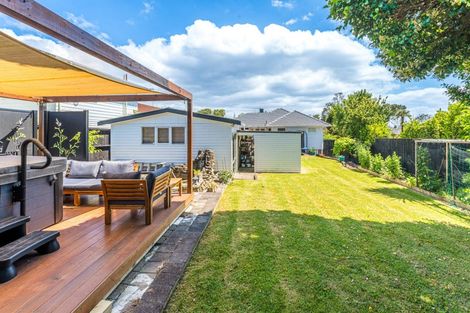 Photo of property in 57 Divich Avenue, Te Atatu South, Auckland, 0610