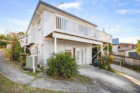 Photo of property in 18 Kearney Place, Massey, Auckland, 0614
