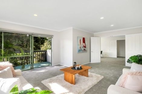 Photo of property in 1/4 De Havilland Drive, Goodwood Heights, Auckland, 2105