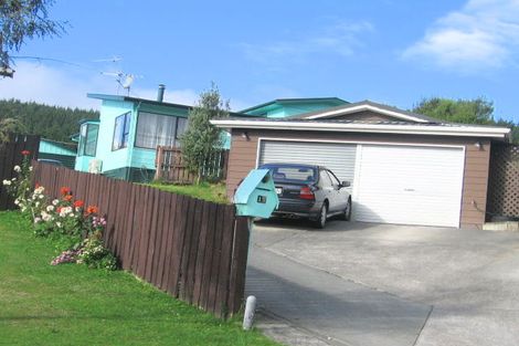 Photo of property in 17 Japonica Crescent, Ranui, Porirua, 5024