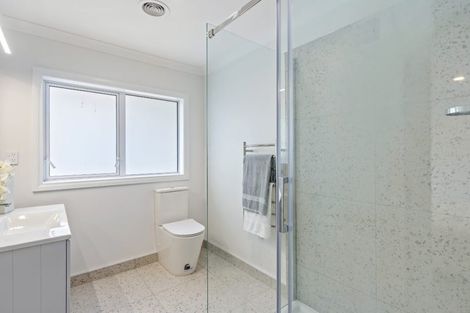 Photo of property in 13 Runanga Grove, Waikanae, 5036