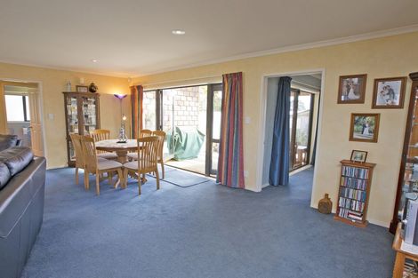 Photo of property in 3 Walnut Grove, Kelvin Grove, Palmerston North, 4414