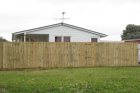 Photo of property in 22 Mckenzie Road, Mangere Bridge, Auckland, 2022