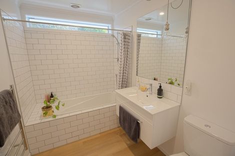 Photo of property in 26 Rarangi Way, Owhiro Bay, Wellington, 6023