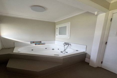 Photo of property in 1/46 Lyons Avenue, Murrays Bay, Auckland, 0630